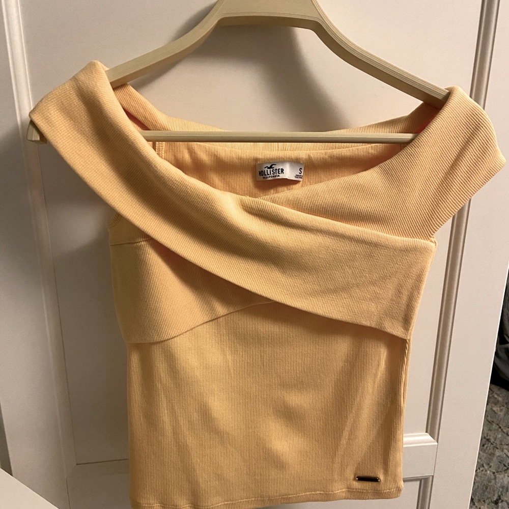 Abercrombie tween off shoulder top